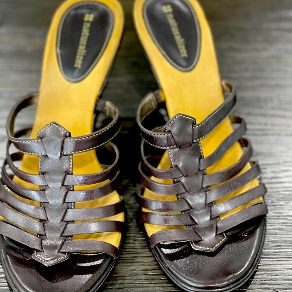 Naturalizer Size 9 Dainty Wedge - Picture 5 of 7